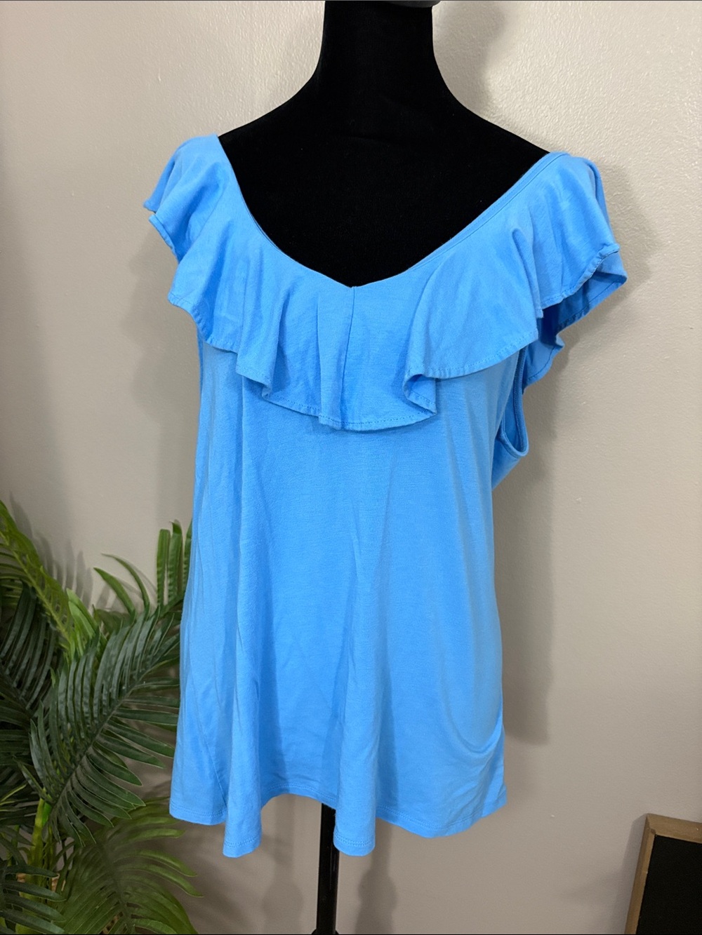 Lilly Pulitzer Alessa Sky Blue Ruffle V-Neck Tank Top Women’s Large